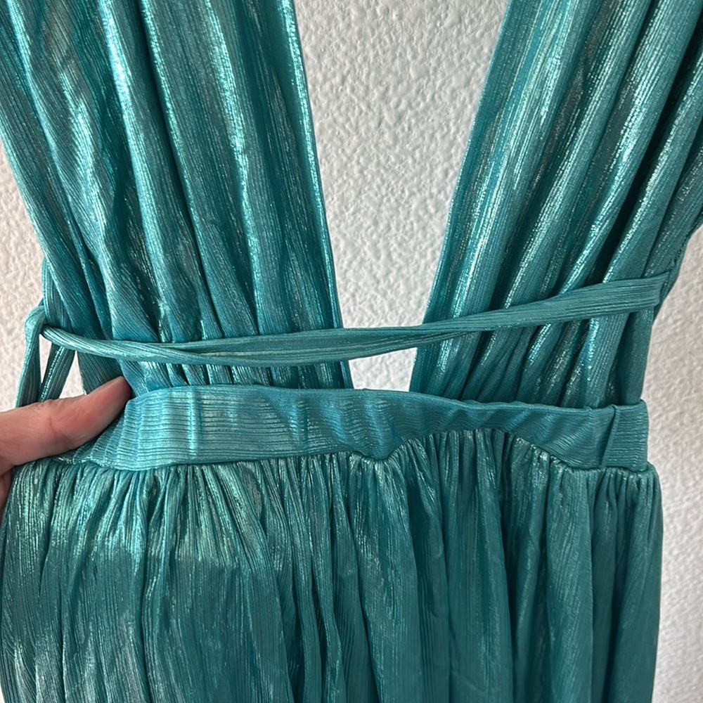 Bronx and Banco Romi Metallic Gown, RTR - Picture 7 of 13
